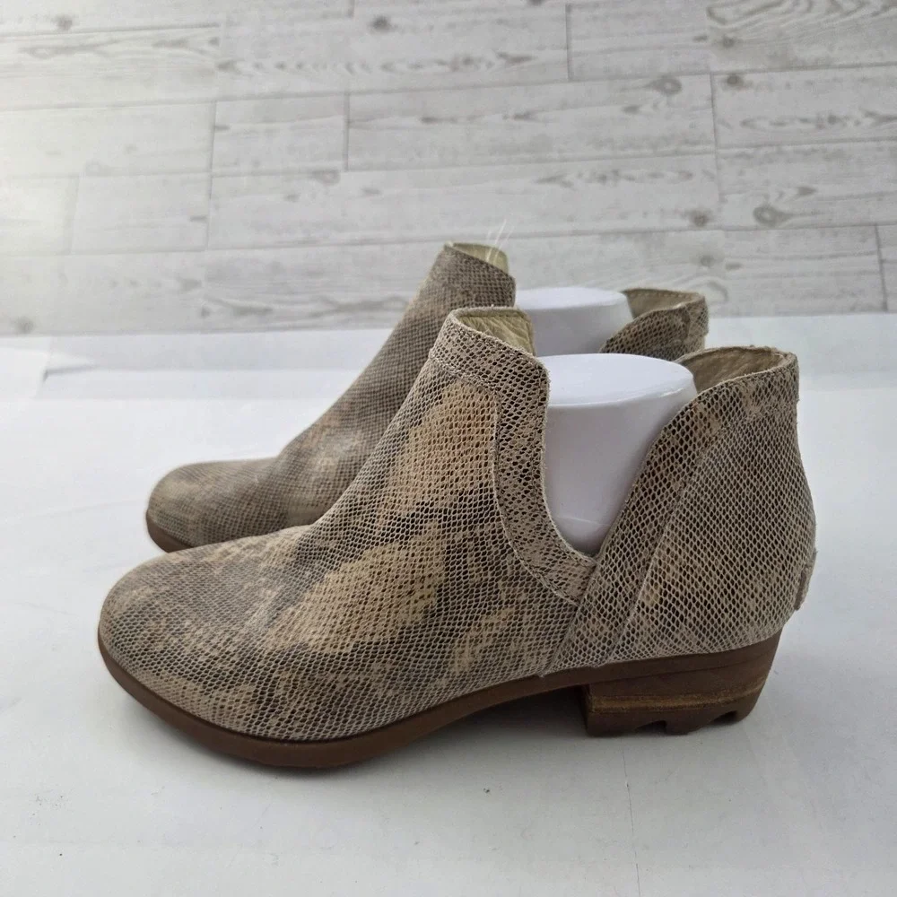 Sorel Ankle Boots Womens 9 Snake Print Chelsea Style Urban Western Casual Bootie